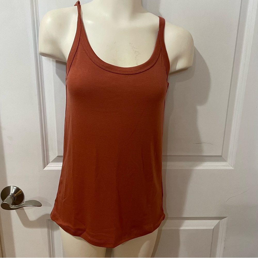 Soft and stretchy tank - terracotta/ dark orange